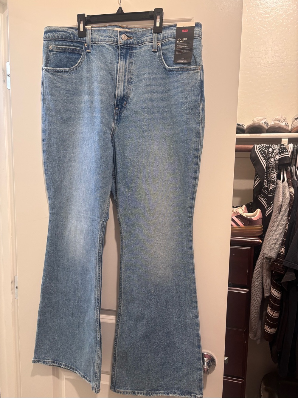Levi's '70s High Flare Jeans - Light Blue - Picture 4 of 5